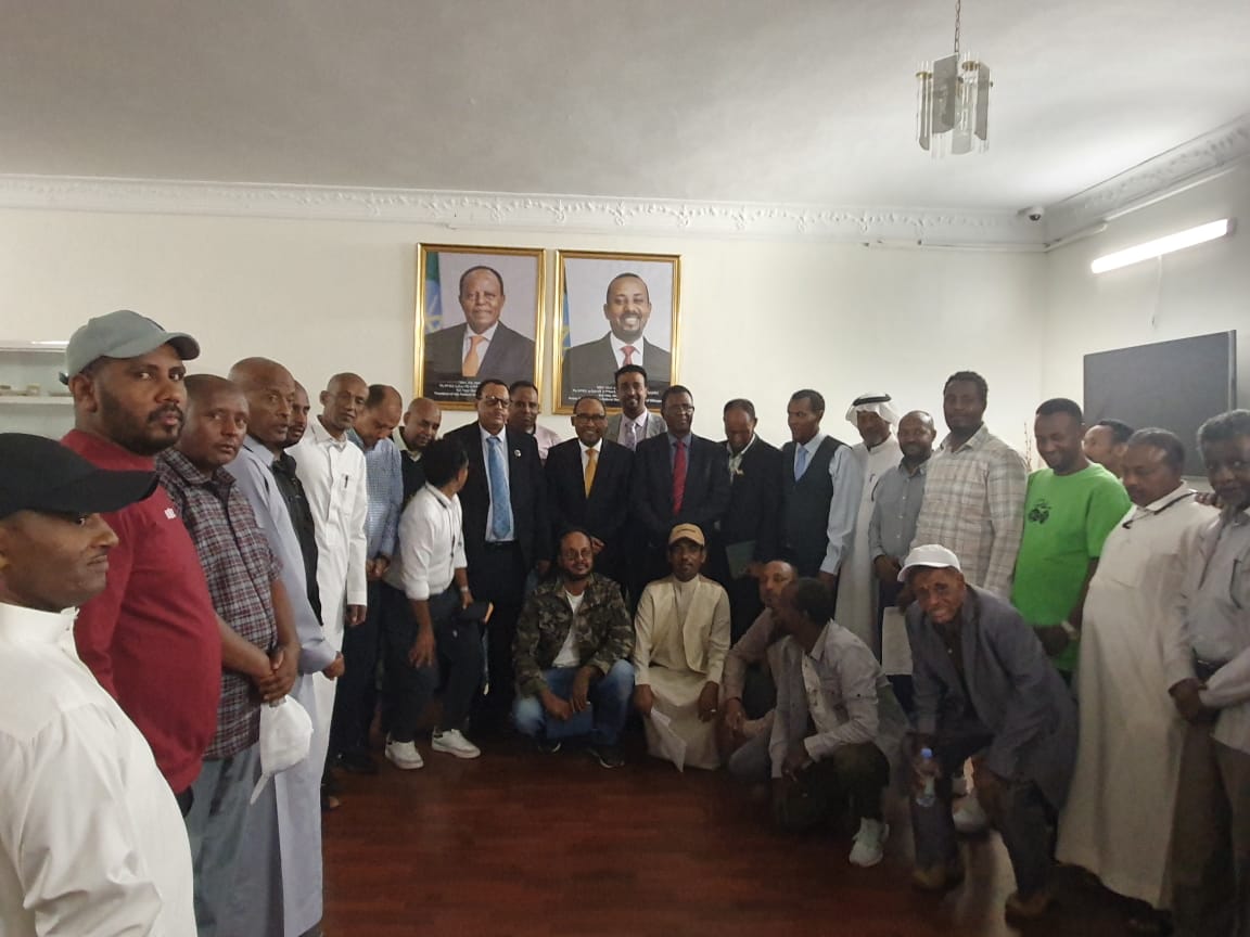 MuktarKAbdu1's tweet photo. Had a productive meeting with Ethiopian community resident in Jeddah, the KSA. Was a good opportunity to hear straight from the community which, in turn, helps us  to work closely with  pertinent institutions in the KSA &amp; the community members themselves.
@MuktarKAbdu1 https://t.co/CjFzptaple