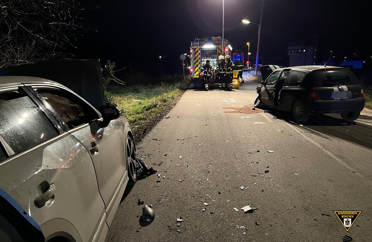 BFMuenchen's tweet photo. Mehrere Personen wurde bei einem Unfall im #Hasenbergl in #München verletzt. Die Infos der Feuerwehr dazu hier:
https://t.co/cyv7V7fv8O
#WirFürMünchen https://t.co/AXHYYK6oEd