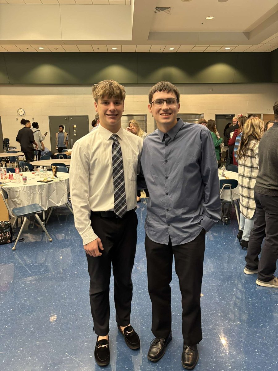 Q13Gavin's tweet photo. Thank you @JaguarsBss for an amazing football season this year! I’m really excited for 2025, it’s going to be a special year for all us players & coaches! Goodbye for now, we’ll be back together before we know it! 🏈💙🐆🙌🏻💚🙏🏻🥲 #DEAL #HCPPS https://t.co/XdtHailCk4