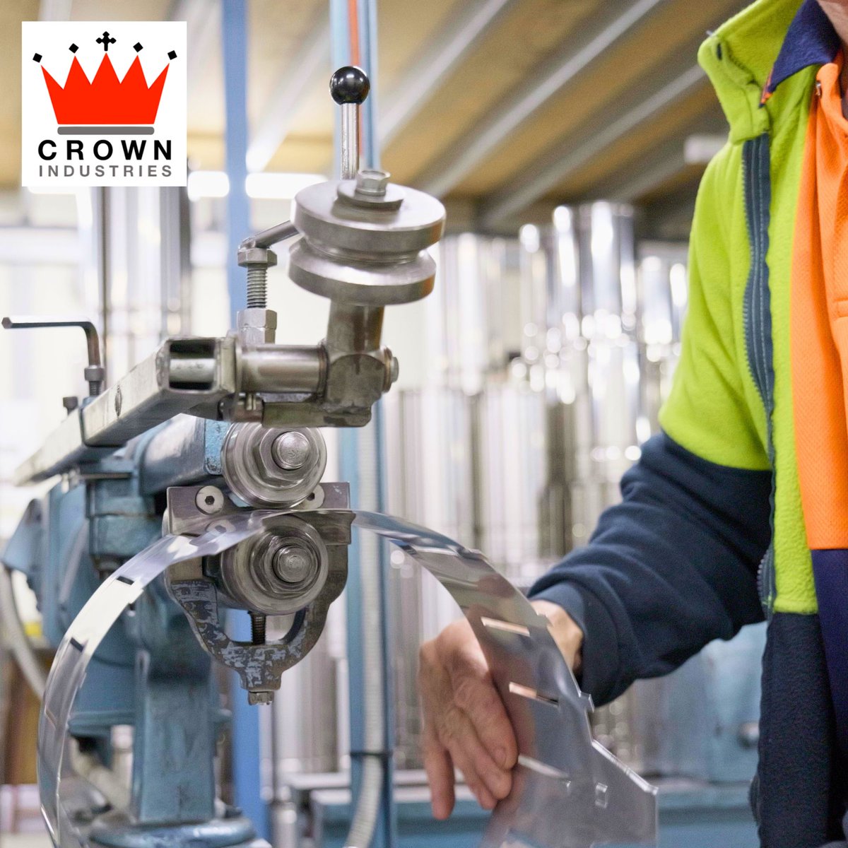 CrownIndustrie2's tweet photo. Our precision rollers transform flat stainless steel. This forming process is just one of many steps our skilled team takes. CROWN makes steamers that kitchens trust. #AussieOwned #AussieMade #AussieQuality #AussieReliability #CrownIndustries https://t.co/J1JLmuThND