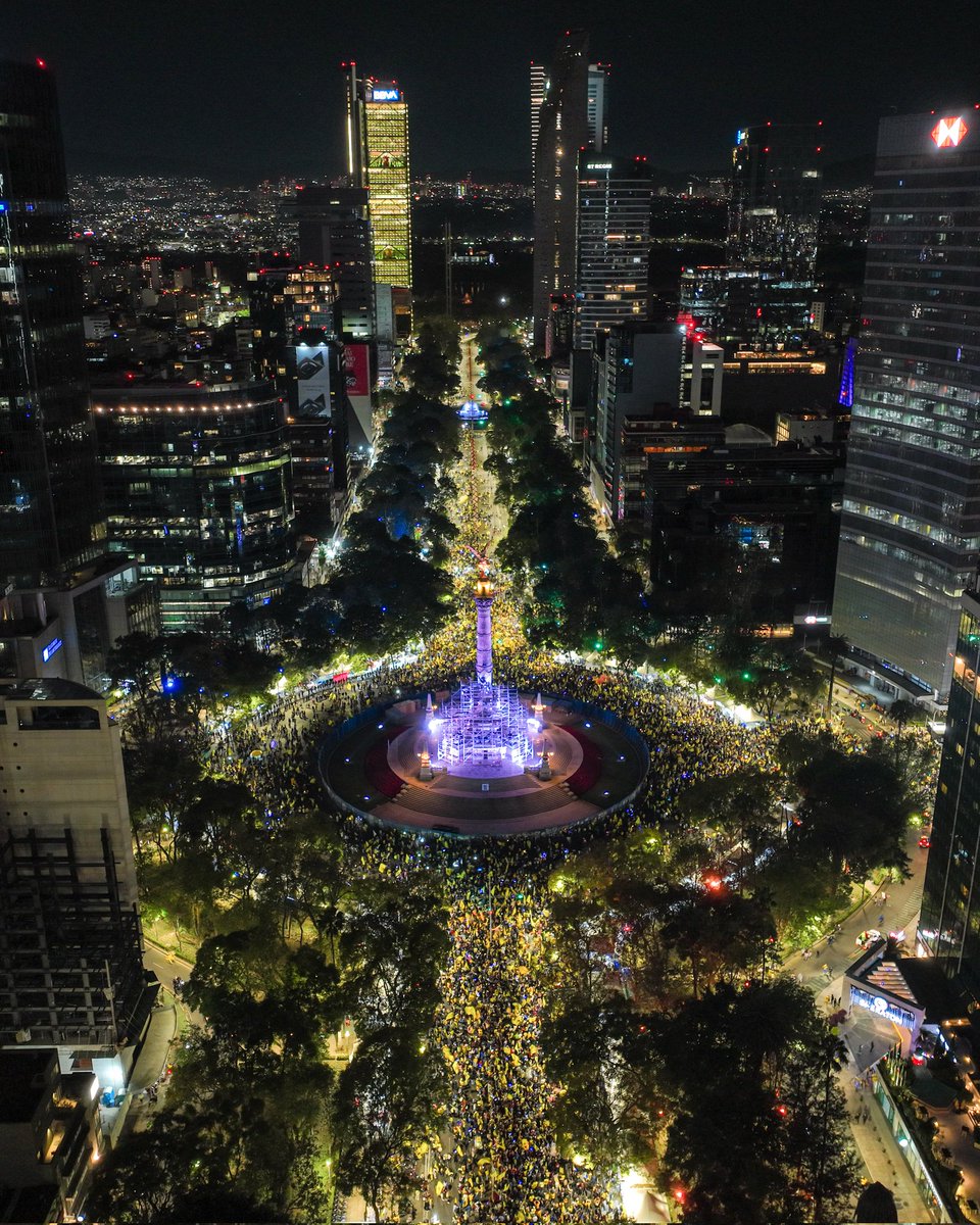 CSDrones_'s tweet photo. @eazcarraga @ClubAmerica Abrazo grande desde el Ángel 🦅🍾🏆 https://t.co/Sr7Vm8BNCZ