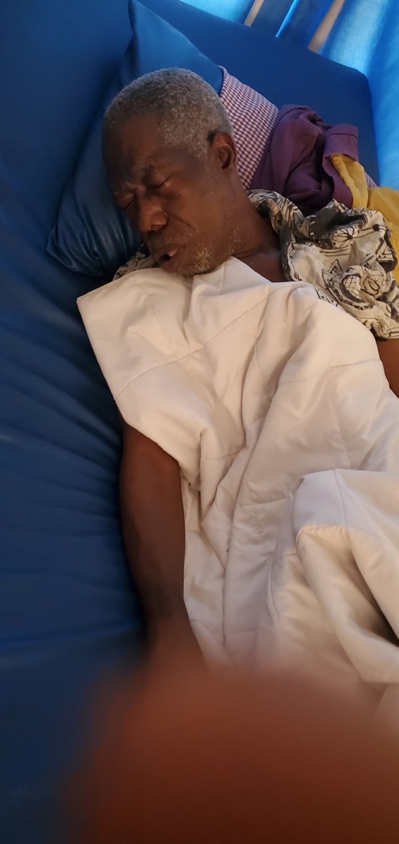 This girl, her dad has been hospitalised without treatments for weeks. He couldn't even open his eyes when i visited them yesterday. 

He's just laying there, paralyzed while the mum and daughter try to nurse him themselves. 

It's a heartbreaking story if you heard it directly