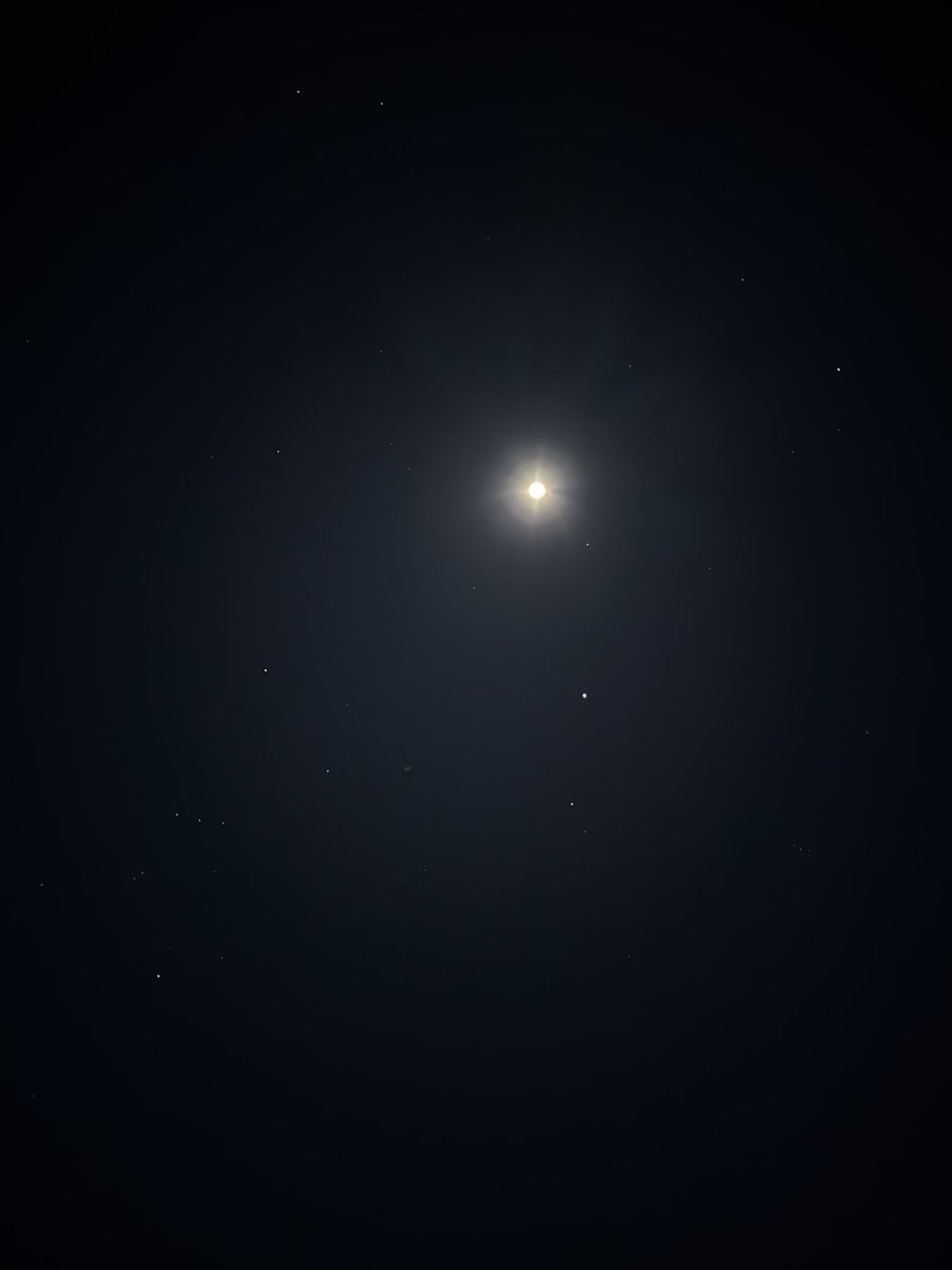 昨夜の満月🌕

めちゃくちゃ濃ゆい週末

"踊る事"が好きになった週末

たまに嫌いになる、恋人と同じだな
ちゃんと向き合わなかったら
ヘソ曲げるもんね😆🫶🏽

最高だったから、
年内は最高間違いないな😆💕

#満月
#love #joy #happiness
