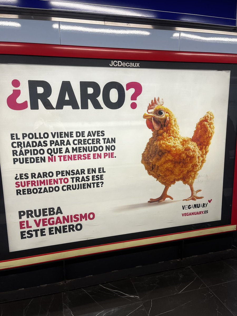 Nunca pensé que vería esto en el <a href="/metro_madrid/">Metro de Madrid</a> 💚 #Govegan 🌱