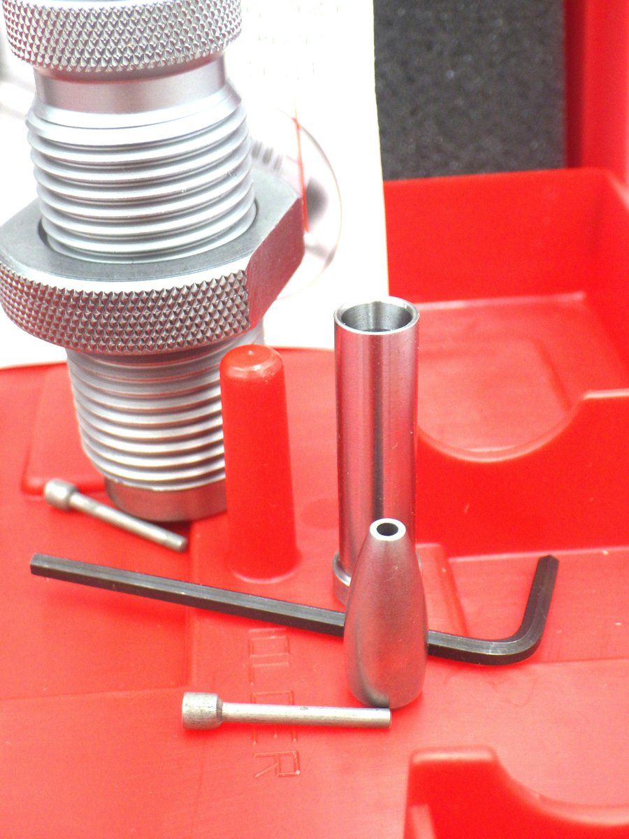 GunmartHQ's tweet image. Precision reloading just got an upgrade 🎯
Introducing Hornady Match Grade Bushing Dies for .308 Win. 

🗞️ Read the article in our January issue. 
🔗 Subscribe now: tinyurl.com/2ved9tj5

#HornadyDies #PrecisionReloading #MatchGradeAmmo #ReloadingTools #308Win #GunMart