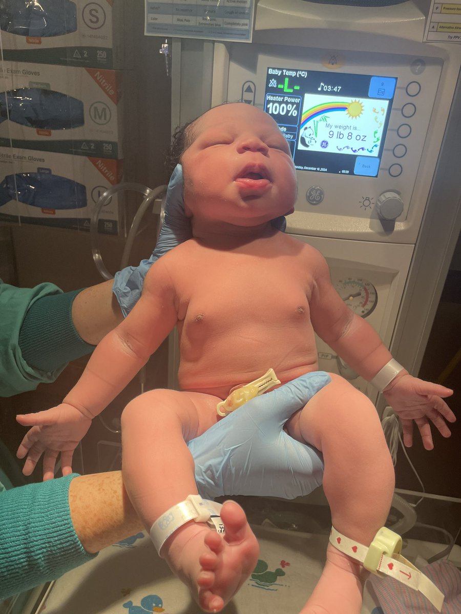 SmoovYungBrutha's tweet photo. Syncere is here! 👶🏽♐️ 9 pounds 8oz 21 inches. We are so blessed to have you here son. #DaSmoovWay💱 https://t.co/s053LlR8hc