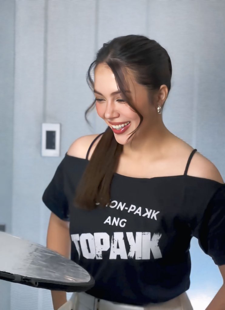 _cocojul_'s tweet photo. her glow is on another level these days 😍

#JuliaMontes https://t.co/8LftlSpKL8