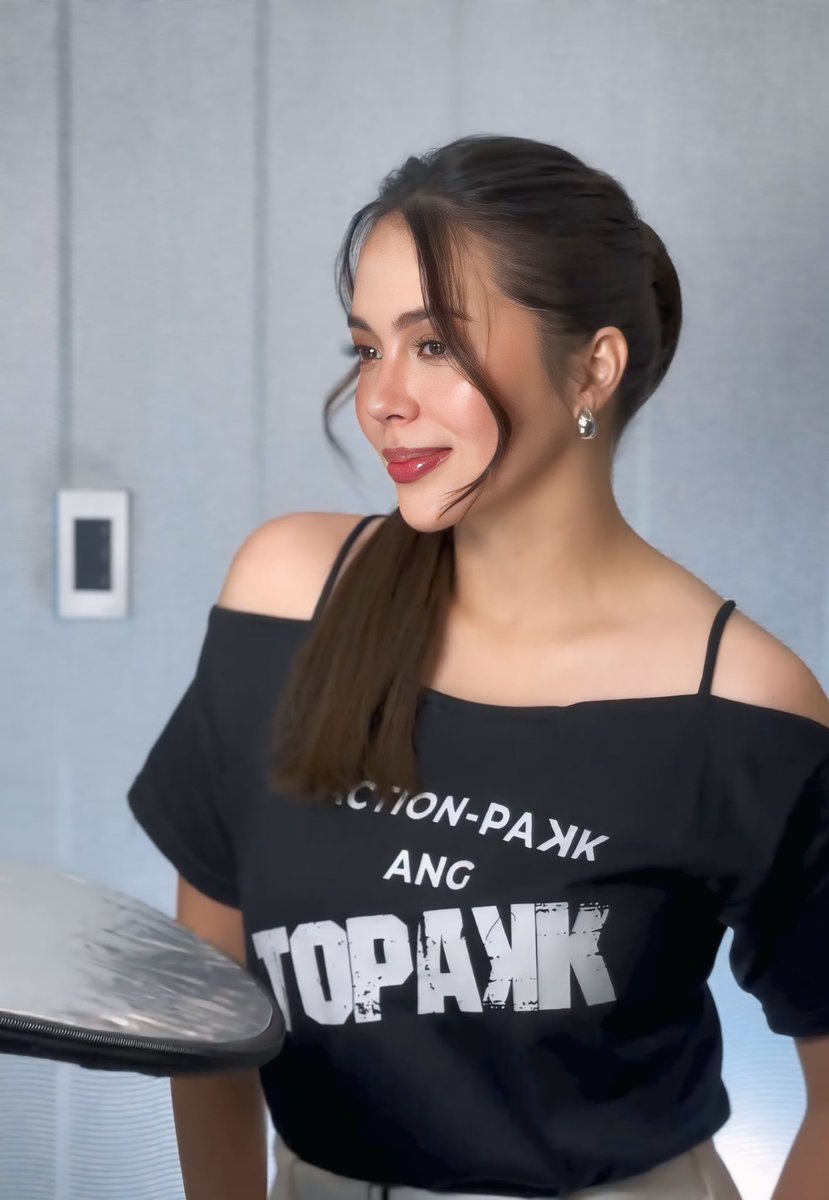 _cocojul_'s tweet photo. her glow is on another level these days 😍

#JuliaMontes https://t.co/8LftlSpKL8