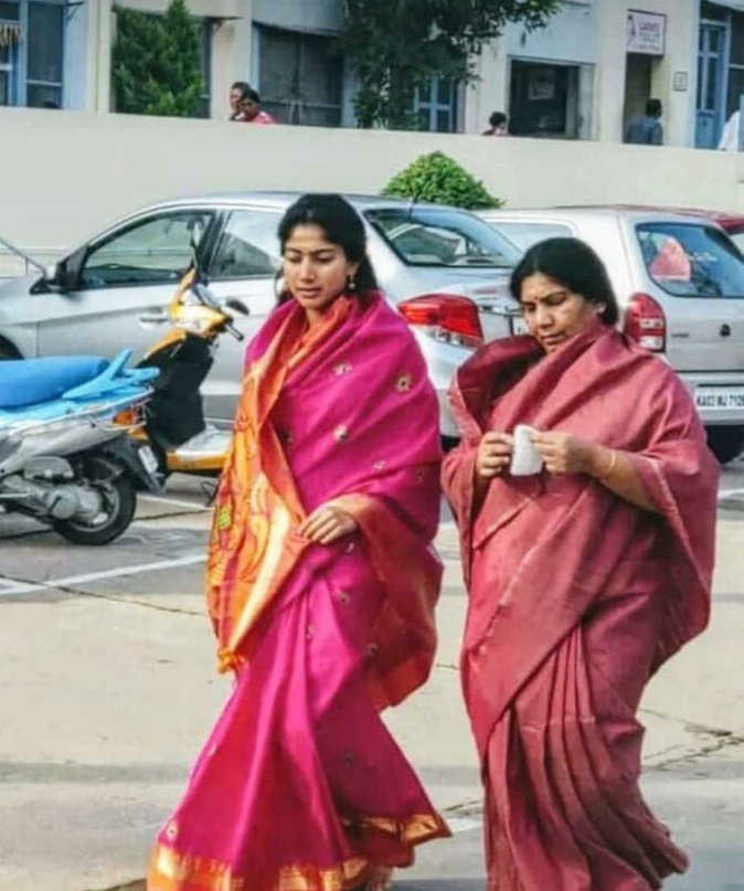 SaiPallavi92s's tweet photo. Queen 2025❤️❤️❤️
@Sai_Pallavi92 
#SaiPallavi #Radhamma #SaiBabaTemple https://t.co/jXHkLaqZXy