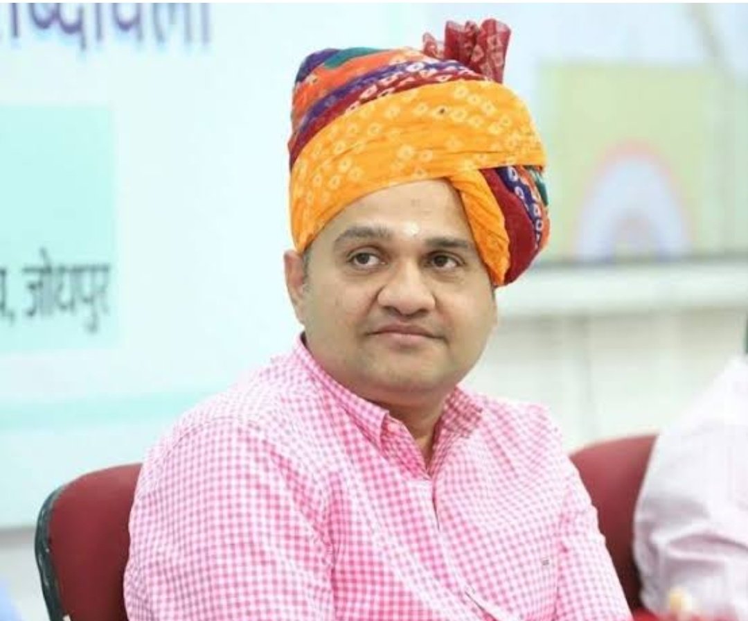 📌

आदरणीय निर्मल जी सर ने अयोध्या मंदिर में  अपनी क्षमता के मुताबिक दान किया है,

– कोरोना काल में सबसे ज्यादा जरूरत अगर किसी वस्तु की थी तो वह थी ऑक्सीजन सिलेंडर की जो निर्मल सर ने उपलब्ध करवाए।

– मुख्यमंत्री कोविड-19 सहायता कोष में 21 लाख का सहयोग दिया।

– जोधपुर पुलिस लाइन