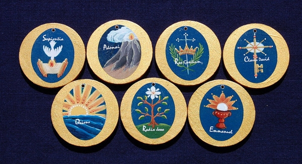 ThinkingFaith's tweet image. The O Antiphons shape the Church’s liturgy from tomorrow until Christmas. Liturgist Andrew Cameron-Mowat SJ explains how the antiphons function during Evening Prayer and as Gospel Acclamations. thinkingfaith.org/articles/o-ant…