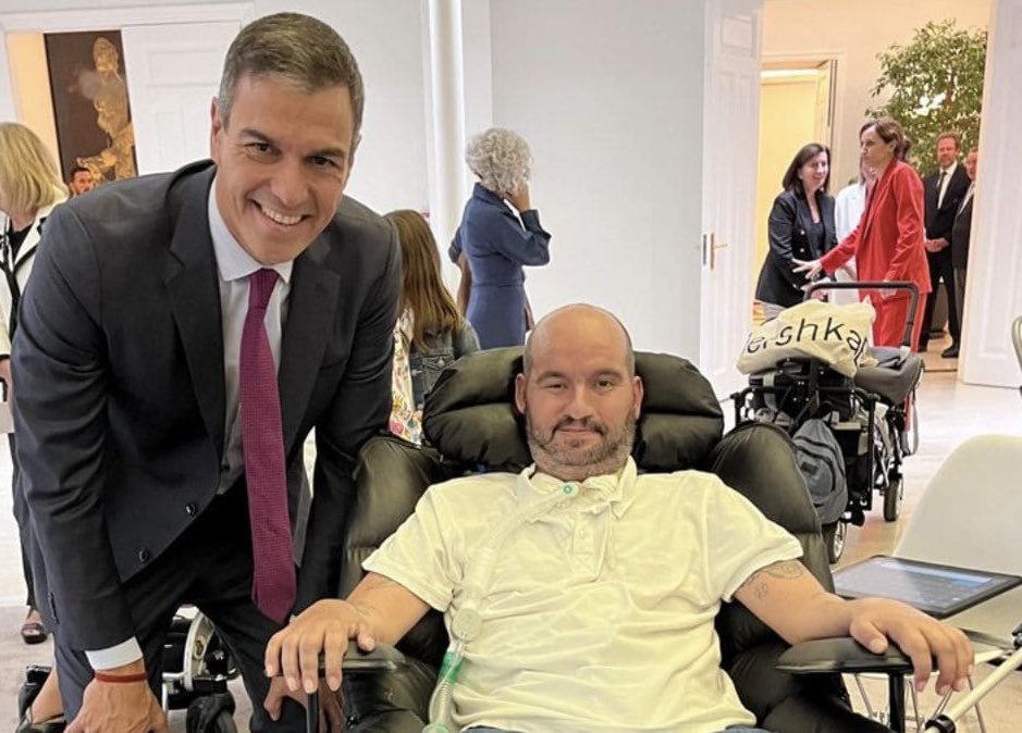 albasenve's tweet photo. Sánchez, eres un canalla https://t.co/aw3dCqps2S