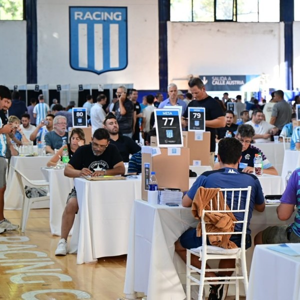 deportes24ar's tweet photo. 🔝Las Elecciones en Racing Club fueron la 3° más concurrida en la historia de clubes argentinos:

🥇Boca Juniors: 43.367 (2023)
🥈River Plate: 19.833 (2021)
🥉Racing Club: 17.090 (2024)🆕
4️⃣ San Lorenzo: 16.358 (2023)
5️⃣Independiente: 15.966 (2022)

📊: @LeandroAdonio https://t.co/DOhUyonHGi