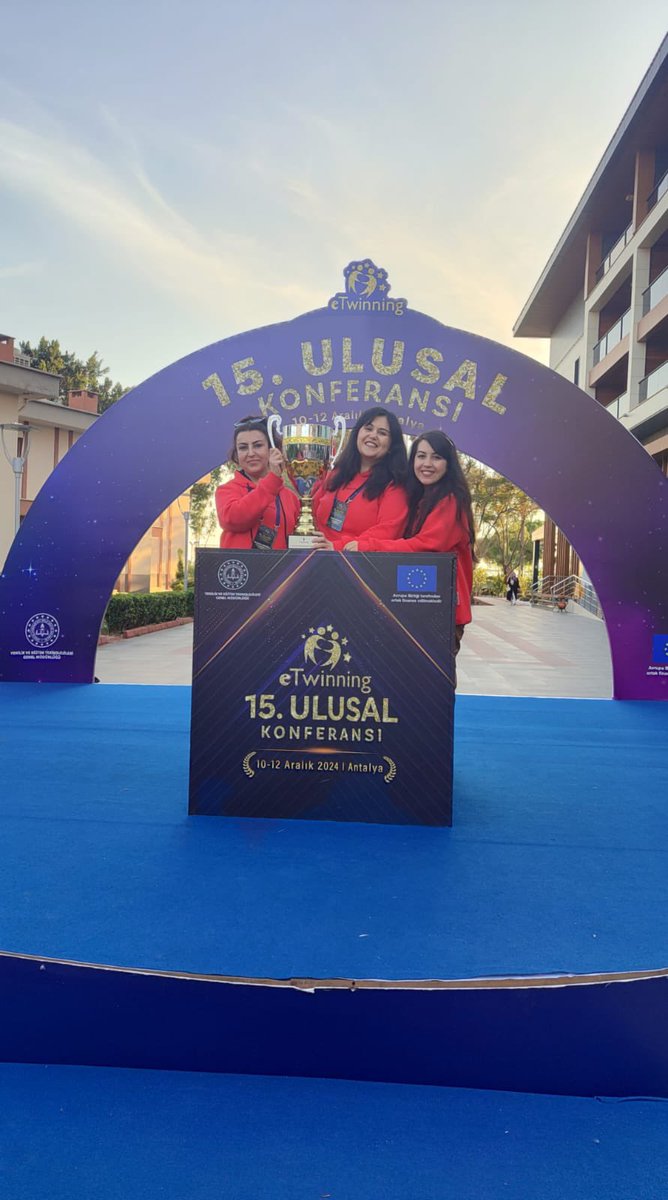 nevsehirmem's tweet photo. 💫 eTwinning 15. ULUSAL KONFERANSI ANTALYA'DA GERÇEKLEŞTİRİLDİ

➡️ https://t.co/jYeylizUUu

@tcmeb @Yusuf__Tekin 
@nevsehirvalilik @ValiFidan https://t.co/qOdcEeTjIa