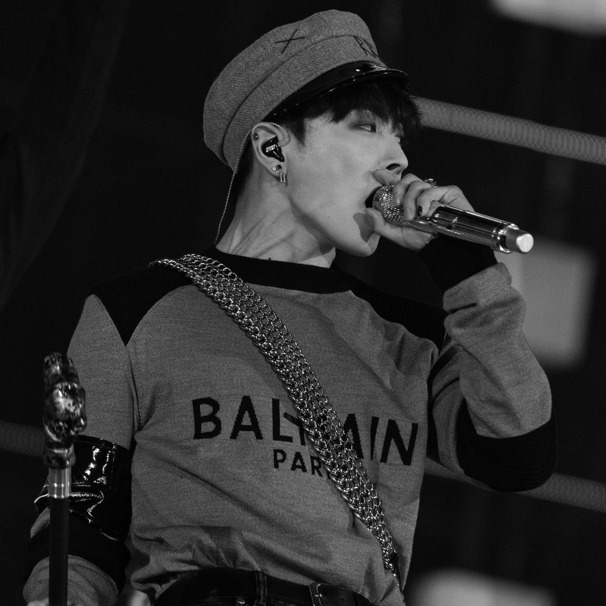 hongjoongpilled's tweet photo. hongjoongs neck veins are actually CRAZZYYY https://t.co/A5ZuDF1tO6