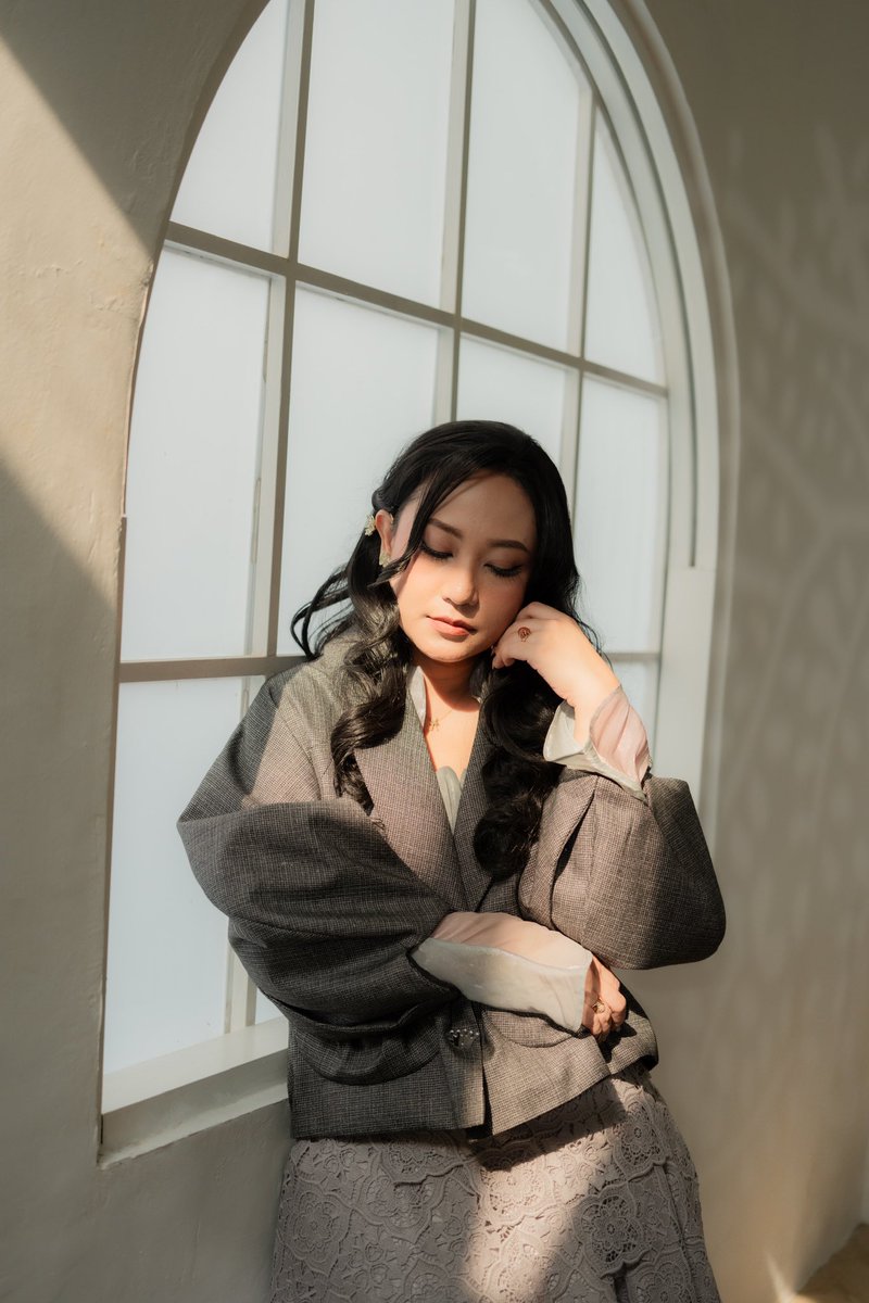 Another music Video will release soon on <a href="/anoixirecords/">anoixirecods</a> Youtube Channel.

Stay tune!
楽しみ😌

📷 <a href="/faizazz/">faiza</a> 
Make up &amp; hairdo by @donavie_makeup 
Wardrobe by <a href="/nila/">Nila✨</a>.official_