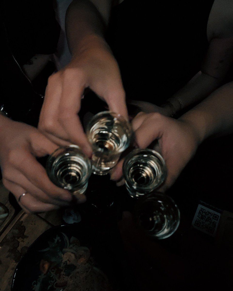 dadb_d's tweet photo. “LAPLAE BAR” BY @lbqueen24
โปรเจคบาร์ลับที่เป็นพื้นที่ปลอดภัยสำหรับชาวหญิงรักหญิง 🏳️‍🌈

จะมาแฮงค์เอ้าท์คนเดียวก็ได้ มากับเพื่อน หรืออยากเจอเพื่อนใหม่ๆก็ดี

สำหรับใครที่อยากมาขอบอกก่อนว่าต้องจองก่อนเพื่อรับรหัสเข้าบาร์นะ ได้ที่นี่เลย @Laplaebar https://t.co/g43D0dxFRk