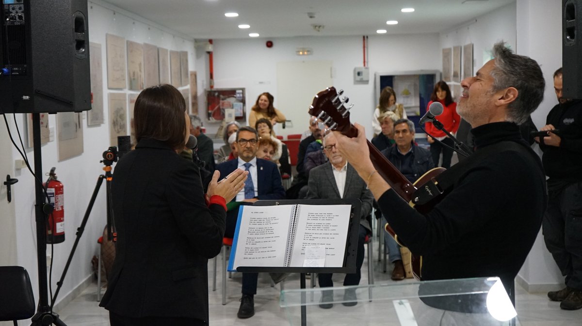 BiblioMalaga's tweet photo. "Día de la lectura" con la inauguración de la Sala José Infante en nuestra biblioteca con la presencia Delegado territorial de Turismo, Cultura y Deporte Carlos García Jiménez (@CulturaAND) el propio escritor y con el concierto de Chez Luna. https://t.co/9gdLCNwcMi
