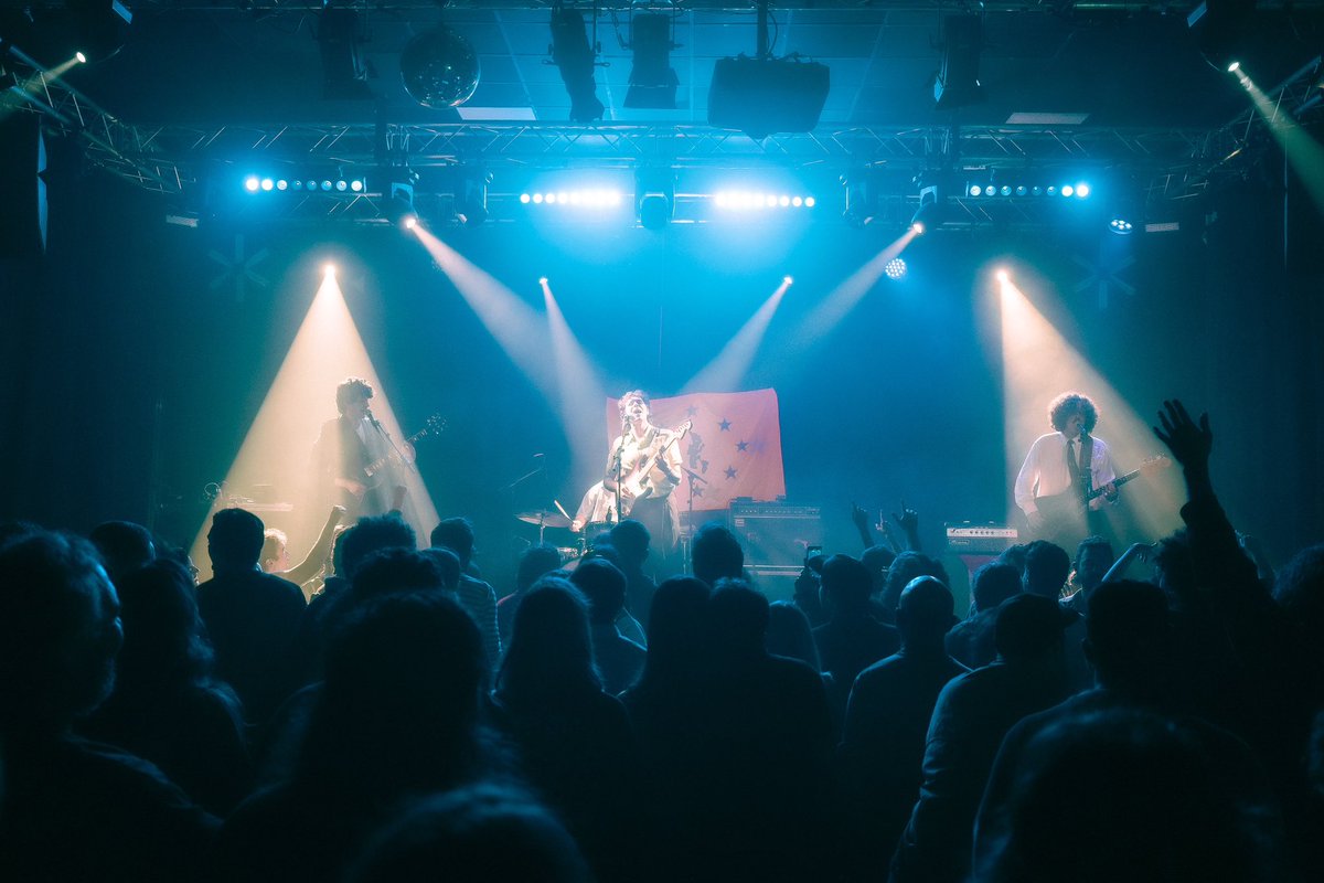 Amigxs de Málaga, gracias gracias gracias 🖤

🚨 Nos vemos el viernes en Madrid en la Siroco de la mano de <a href="/MazoMadriz/">MAZO Madriz</a> 

Entradas: dice.fm/event/ww2v7n-l…

📸 Paula Anggel