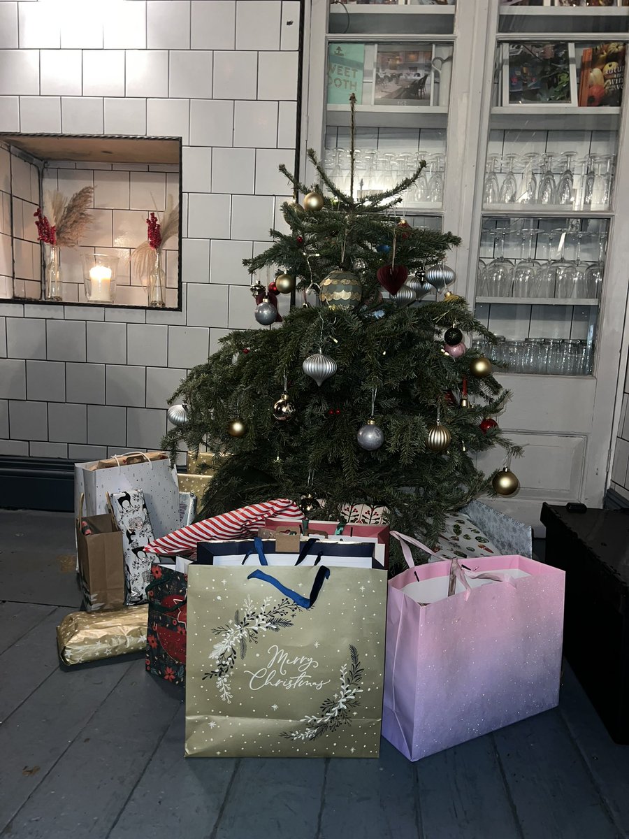 With our weekend sessions done for 2024, our coaching team headed to #Bar163 last night for our Sporttiers Christmas party. A big thank you to the restaurant team for hosting us like celebrities. 🤍💯🐐