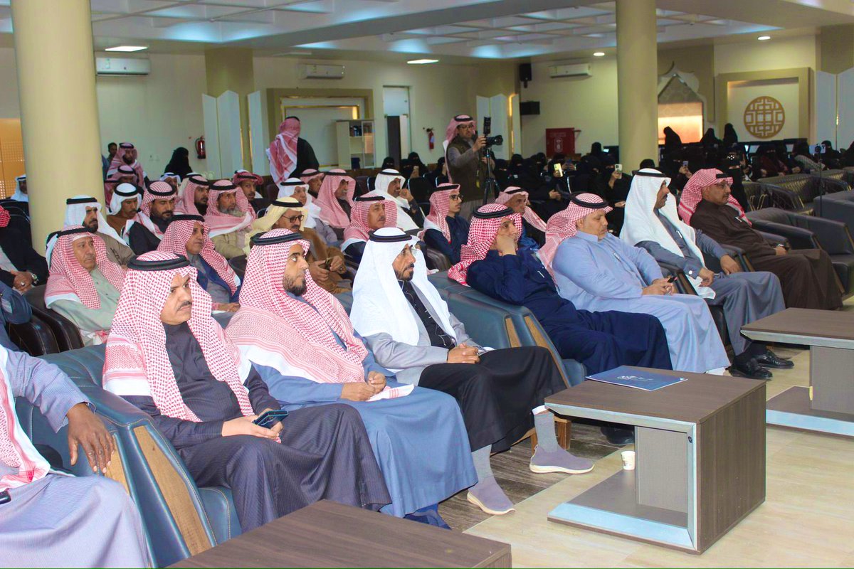 moe_tbk's tweet photo. #احتفاء |
برعاية معالي وزير التعليم - اليوم - لاحتفاء #وزارة_التعليم بتكريم #رواد_العطاء ؛ وبحضور المدير العام في قاعة الأمير فهد بن سلطان العلمية؛ احتفت إدارة #تعليم_تبوك بتكريم نحو 200 من رواد ورائدات العطاء  من منسوبي ومنسوبات الإدارة المتقاعدين؛ تقديراً وامتنانًا لعطائهم طيلة فترة عملهم.