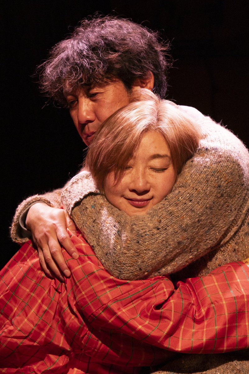 hitohada_jp's tweet photo. #ヒトハダ 番外公演 #杏仁豆腐のココロ
本日もご来場ありがとうございました！

明日は休演日🙌

明後日12/18(水)は
14:00 杏チーム🍊19:00 仁チーム

当日券は開演45分前より販売🎟️
カンフェティは開演3時間前まで購入可能↓
https://t.co/EhNAQqaEwy

休演日開けからも沢山のご来場お待ちしてます！ https://t.co/FFgyTBcvmM