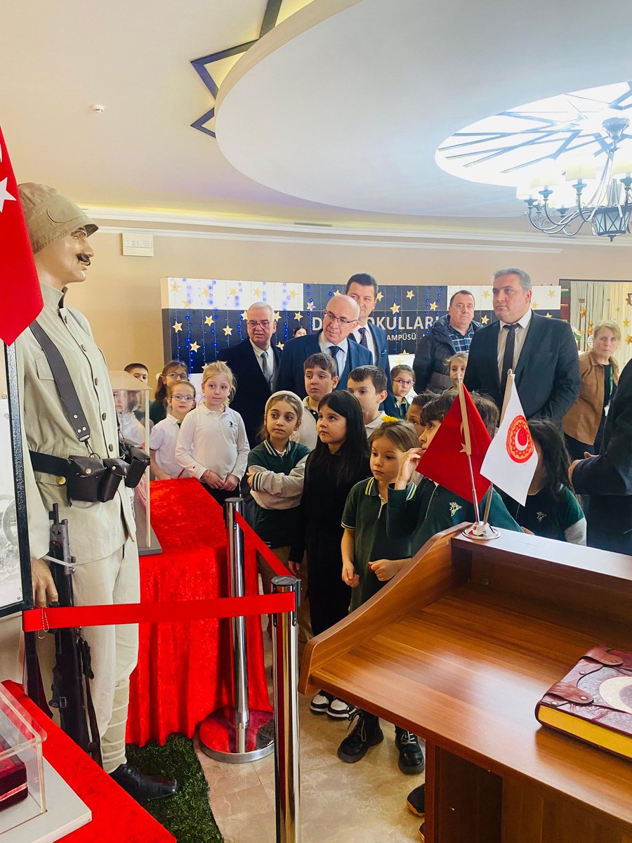 luleburgazdoga's tweet photo. Çanakkale Destanı Doğa Koleji Lüleburgazda !                                   Türkiye Gaziler ve Şehit Aileleri Vakfı Çanakkale Sergisi Doğa Koleji Lüleburgaz kampüsünde Sergilenmektedir. @binici_yesim @hseyindass @DogaOkullari https://t.co/0KzwL1HLpI