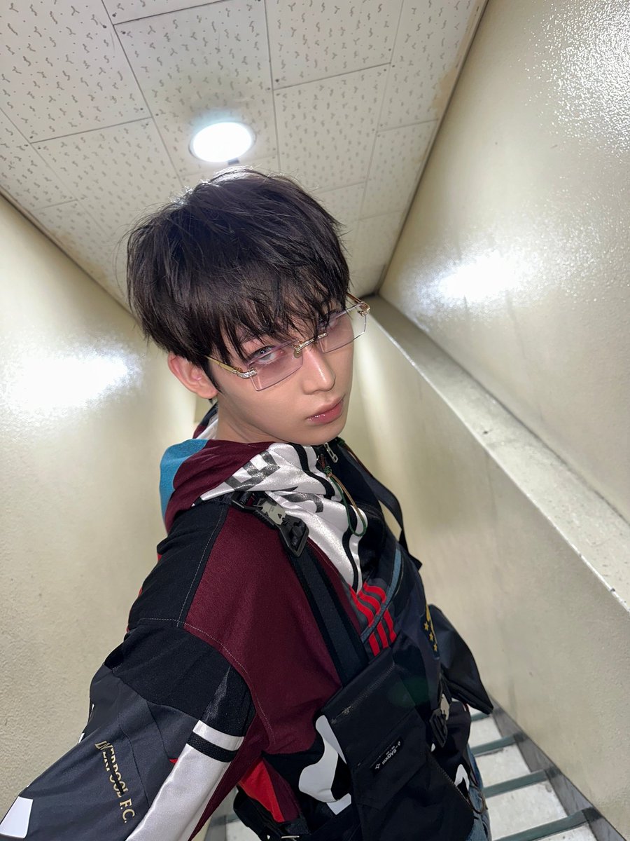 enhypenweverse's tweet photo. [ #선우’s Post ] 241216

#SUNOO: 💥👀 

(1/3)

@ENHYPEN_members @ENHYPEN #ENHYPEN #엔하이픈 https://t.co/h8wvqFN9Pi
