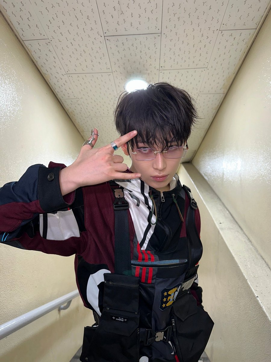 enhypenweverse's tweet photo. [ #선우’s Post ] 241216

#SUNOO: 💥👀 

(1/3)

@ENHYPEN_members @ENHYPEN #ENHYPEN #엔하이픈 https://t.co/h8wvqFN9Pi