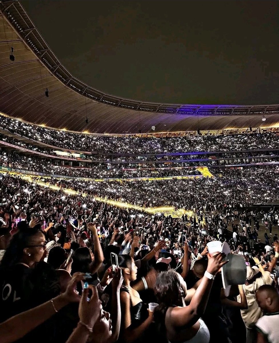 jleeangela's tweet photo. I just wana give a shout out to @BigConcerts , they pulled off a show like no other. Besides the actual production, the whole organization was amazing from start to finish. I felt safe, no long queues, lots of grounds men assisting. Thats how u put on a show  #ChrisBrownsConcert https://t.co/ycxgZFF1to