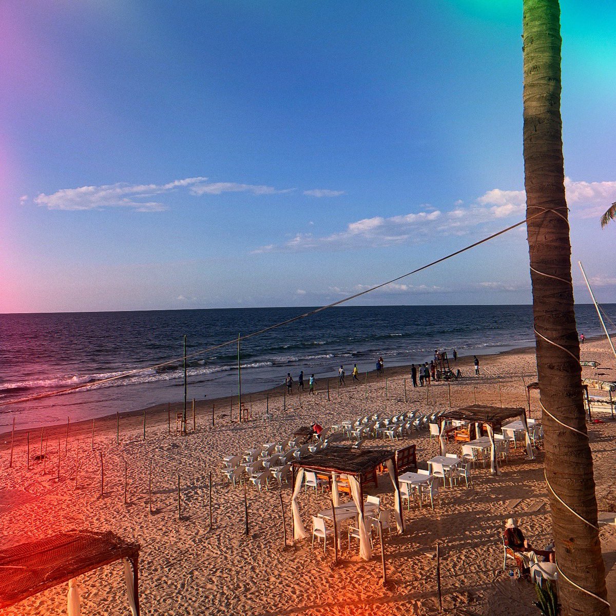 Have you booked yet? 🎄✨ Flicks on the Beach is back this weekend with a Christmas movie under the stars! Limited spots—book now! 🎥🌟