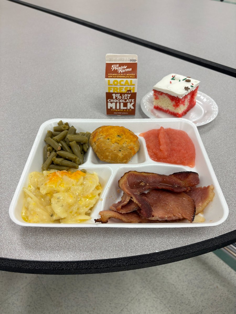 ycsFoodService's tweet photo. Spreading holiday cheer at YHS cafeteria!  Our holiday meal for students on Friday, December 13th featured honey glazed spiral ham, cheesy scalloped potatoes, green beans, fruit, cheddar garlic biscuit, and holiday Jello poke cake. :-) https://t.co/PNlTMYe0nW