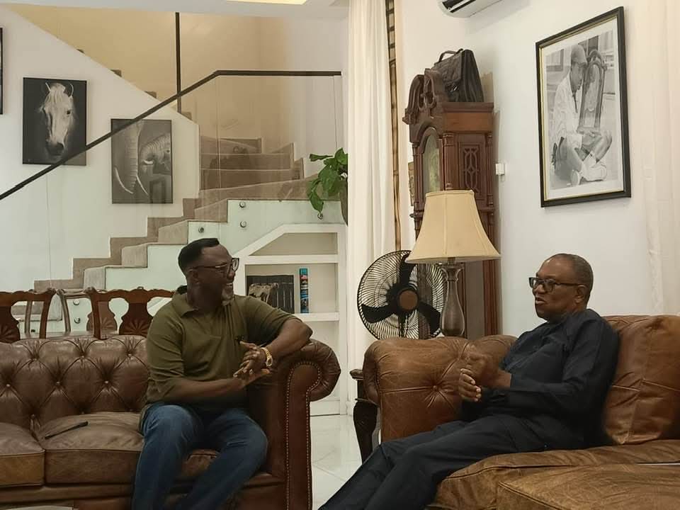 rev_yinkayusuf's tweet image. Peter Obi was in my house for the first time after starting the Obidient movement.
My dear friend His excellency Peter Obi was in our house this morning. For the first time, my wife and I told him the story of how I started the phenomenal Obidient movement from my office.