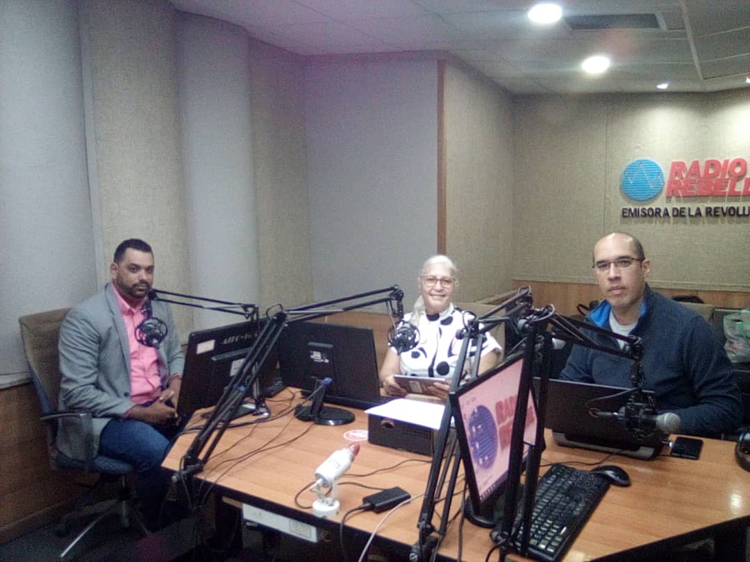 Minjus_Cuba's tweet photo. Comparecen: 
La viceministra @PilarCubaMinjus 
@Taysmj
 directora de la Caja de Resarcimientos, María del Carmen Cedeño, jefa de la Oficina de Atención a la Población del Palacio de la Revolución y profesor titular de la Facultad de Derecho de la UH https://t.co/RGA5JMHH9V