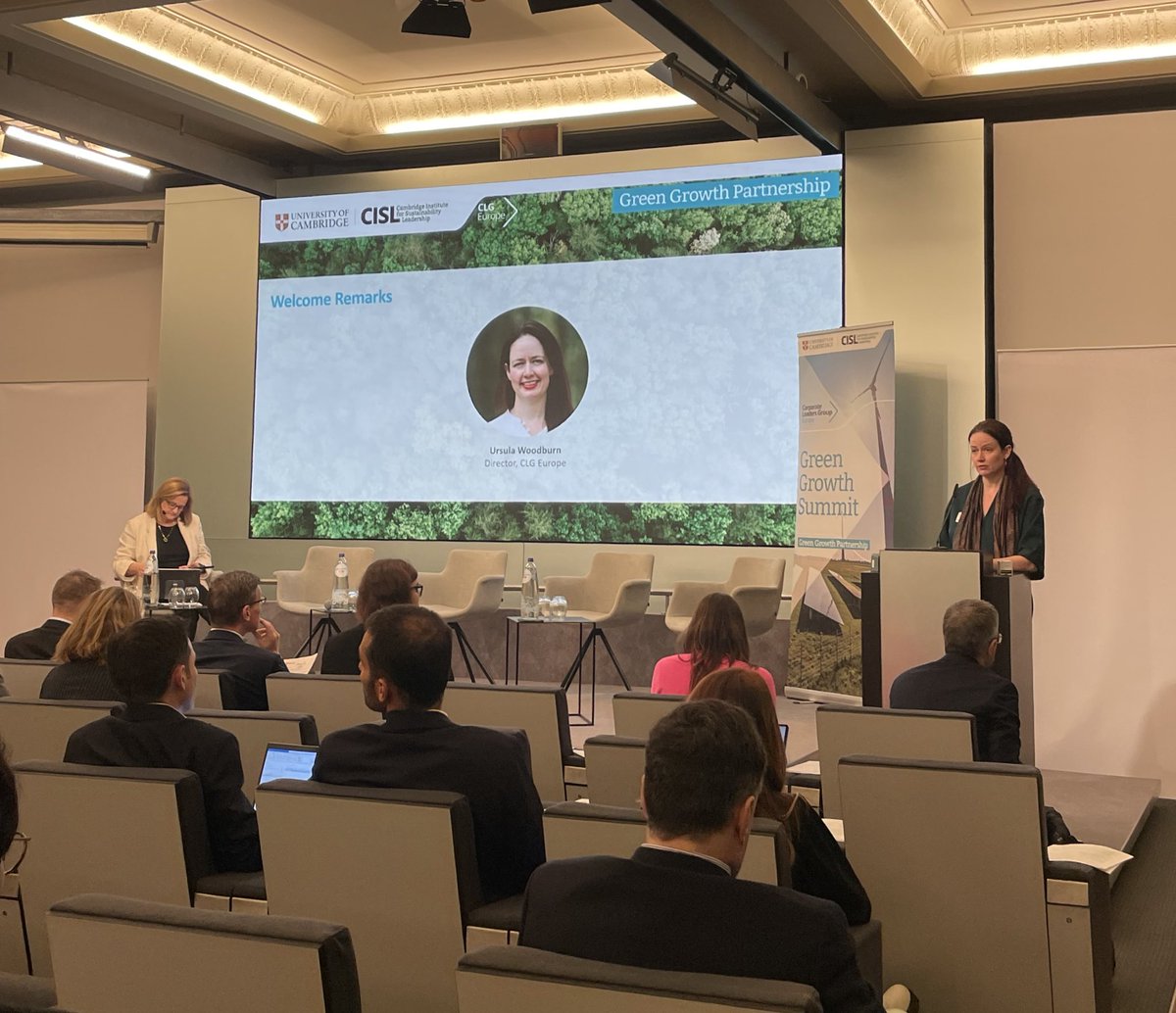 Kickstarting the Green Growth Summit 2024 with opening remarks by <a href="/BruxUrsula/">Ursula Woodburn</a> from <a href="/ClimateCLG/">Corporate Leaders Groups</a> and <a href="/cisl_cambridge/">Cambridge Institute for Sustainability Leadership</a> with the new #vision for #competitive #sustainability