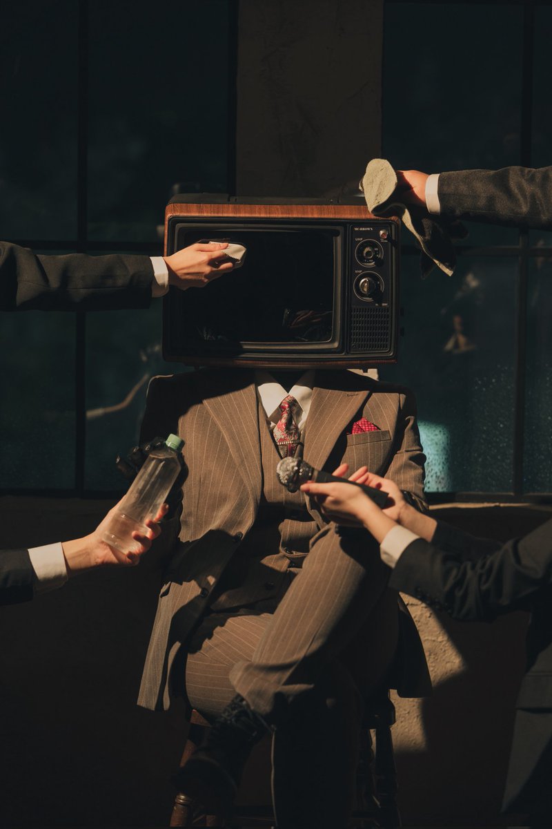 당신,
쇼를 존중하지 않는군.

p. <a href="/alchemist_pa/">𝐏𝐀𝐈𝐂𝐄</a> 
#괴담출근 #브라운