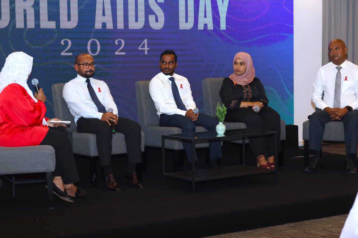 MoHmv's tweet photo. The Minister of Health, @ANazim2019, participated in the #WorldAIDSDay event, which was graced by First Lady Madam Sajidha Mohamed as the Chief Guest. The event highlighted our collective commitment to raising awareness and advancing efforts towards combating HIV. https://t.co/hMLp06Nd4F