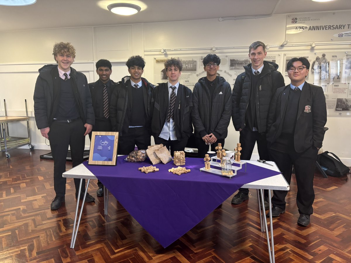 AGSFounded1598's tweet image. Our Young Enterprise teams are taking the entrepreneurial initiative today! 💡💼 During breaktime, they have been selling their handmade items to students, offering a fantastic selection of unique gifts—perfect for Christmas presents! 🎁🎄  #YoungEnterprise #ChristmasShopping