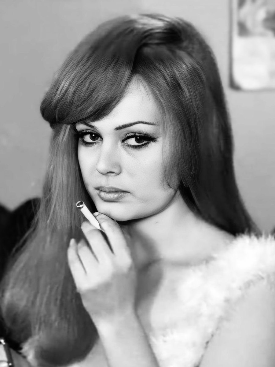 TurkeySecular's tweet image. Türkan Şoray, Vesikalı Yarim (1968)