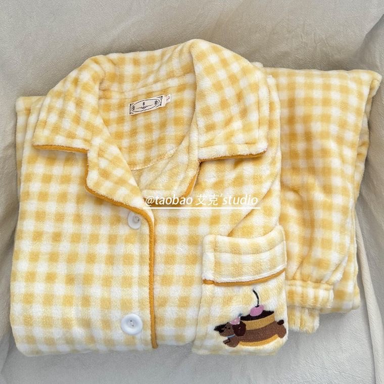sundayheygoods's tweet photo. ชุดนอนอะไรทำไมต้องน่ารักขนาดนี้ 🧸🛌 ผ้านุ่มๆ กับแอร์เย็นๆ ใส่แล้วอยากนอนวันละ 20 ชม.🥣🥛 https://t.co/IrgMP1Paqe