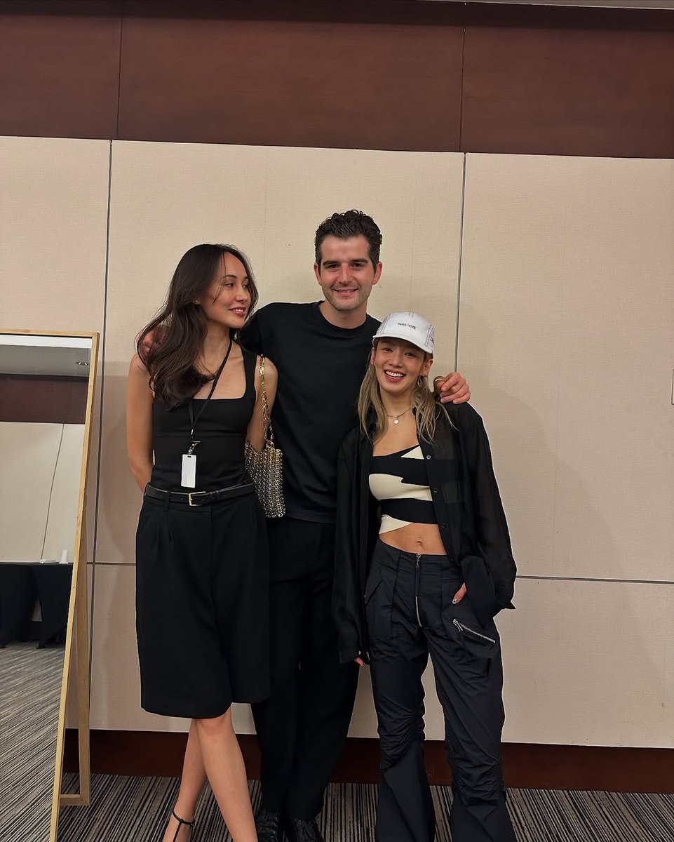 Hyoyeon_SNS's tweet photo. [INSTAGRAM] hyoyeon_x_x:
 Was so fun with you guys🫶🏻👍🏻
.
#DWP2024
#djdimension 💃🏼🕺🏼💃🏼

https://t.co/fbeINZVyvn https://t.co/JizxWvoE3m