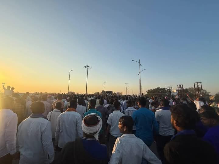 AshitLahane2's tweet photo. शहीद भीमसैनिक सोमनाथ सूर्यवंशी यांना अखेरचा क्रांतीकारी जय भीम 🥹💙 https://t.co/Y2k3i6NJZy