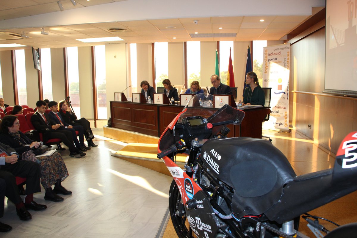 Universidad de Sevilla tweet media