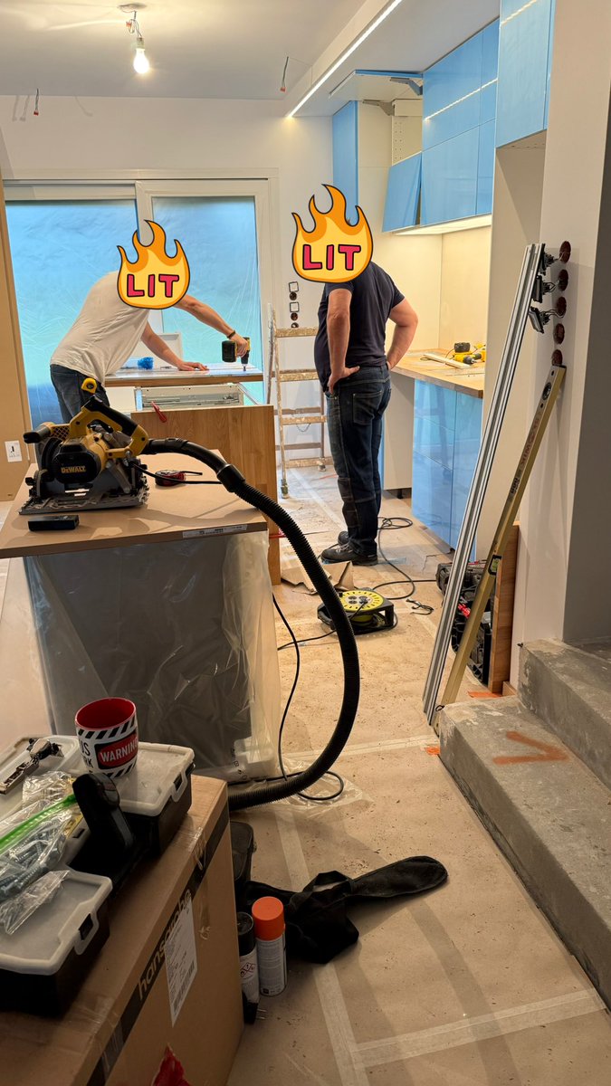 kaleta_michal's tweet photo. To będzie o @IKEA 🛋️ i montażystach z #ikea👷‍♂️ cz. 1

Montaż kuchni od @IKEAPolska na kilku foto: https://t.co/RsP0Ne4qwv