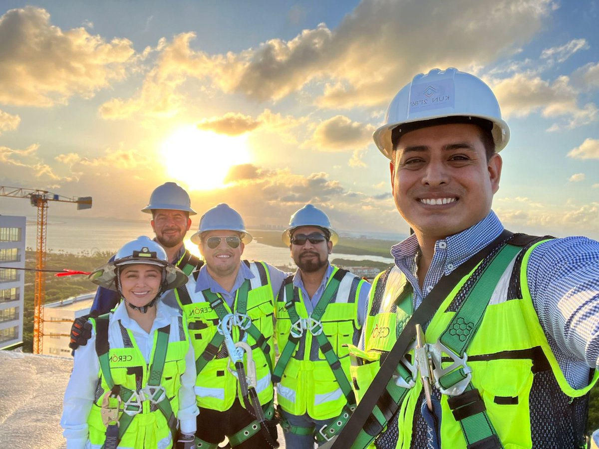 CeronProyectos's tweet image. Colado de última losa de Kun 21 86 un proyecto de usos mixtos de Capitel Desarrollos #ProjectManagement #GerenciadeProyectos #AdministracióndeObra #AdministracióndeProyectos #direcciondeobra #supervisióndeobra #desarrolloinmobiliario #negociosinmobiliarios #construccion #obras