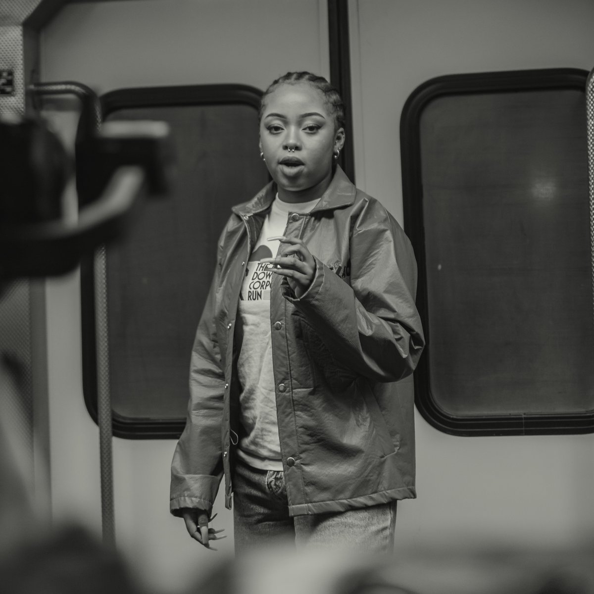 NdiraCreatives's tweet photo. 🚨#BehindTheScenes🚨 | @bravoleroux - Kuse Kapa apha ft @DeeKoala_ (Freestyle)

Link | https://t.co/rcHVuPTosn

Shot by: @_neydor
Edited by: @siya_dumezweni 
Music by: @princeofzar 

#ndiracreatives | #BravoLeroux | #DeeKoala | #kuseKapaApha https://t.co/dlGO6WhxAD