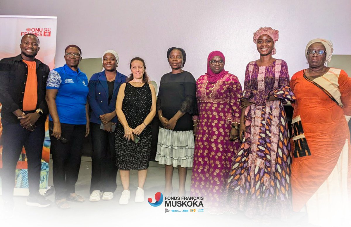 ffmuskoka's tweet photo. Le 9 décembre dernier, les jeunes du #Togo ont pris la parole.

« Le silence face aux #violencesdomestiques tue. Pour briser cette chaîne de silence, il faut en parler à son entourage et dénoncer les cas de violences », a déclaré Ayité Hillah 
« Il est urgent de sensibiliser les enfants témoins de violences domestiques pour qu'ils ne reproduisent pas ces comportements une fois adultes », a affirmé SamiraAmadou , militante togolaise.

Suite à la projection de la websérie ‘´Le Futur est à Nous’’  les jeunes ont partagé leurs avis et expériences sur les #violencesdomestiques dans leurs entourages. Plusieurs témoignages ont révélé que beaucoup avaient été témoins ou avaient entendu parler de violences domestiques sans information.

 Ces violences, qui incluent des abus #économiques, #physiques, #psychologiques et #sexuels commis par des conjoints, ont des conséquences graves  encore plus sur la santé mentale des enfants, comme l'a souligné Samira. Elles se perpétuent souvent en raison de croyances religieuses et sociales profondément ancrées. Les jeunes présents ont exprimé le souhait de voir la websérie diffusée dans les langues nationales pour toucher un public encore plus large.

Les femmes sont particulièrement exposées aux violences domestiques, ce qui limite leur capacité à contribuer pleinement au développement de nos sociétés. 

Mobilisons-nous ensemble pour mettre fin aux violences domestiques! 

#Violencesdomestiques #LeFuturestàNous