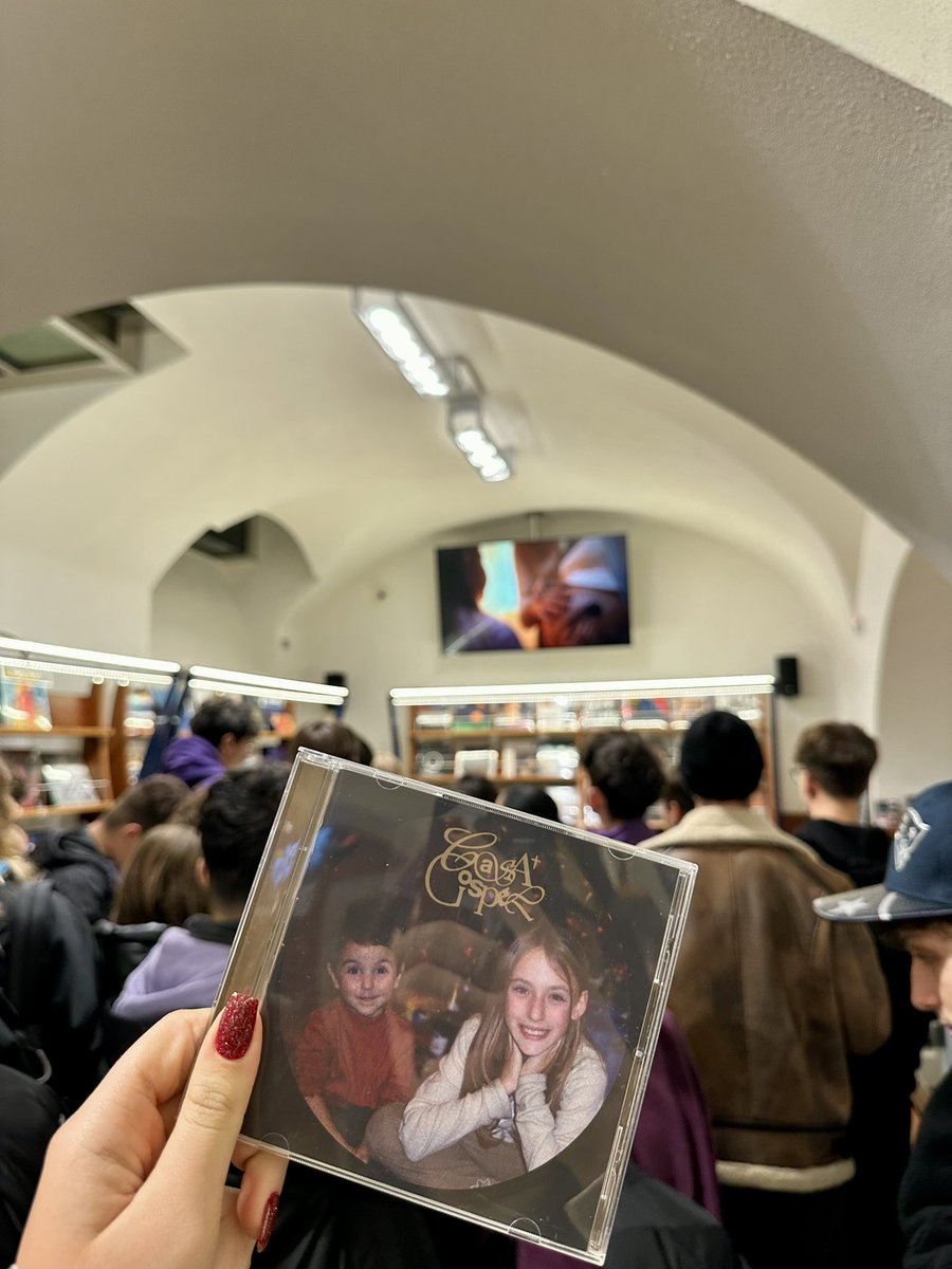 quellicomenoii's tweet photo. sono ancora in lacrime GIÀ MI MANCATE😭
#thasup #marasattei #casagospel https://t.co/E1U7l1WfMJ