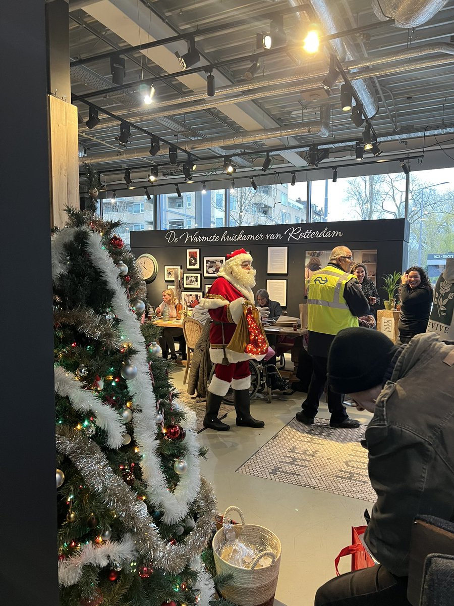 Mooi initiatief in #010 voor mensen die eenzaam zijn en met een kleine beurs: middin.nl/nieuws/welkom-…