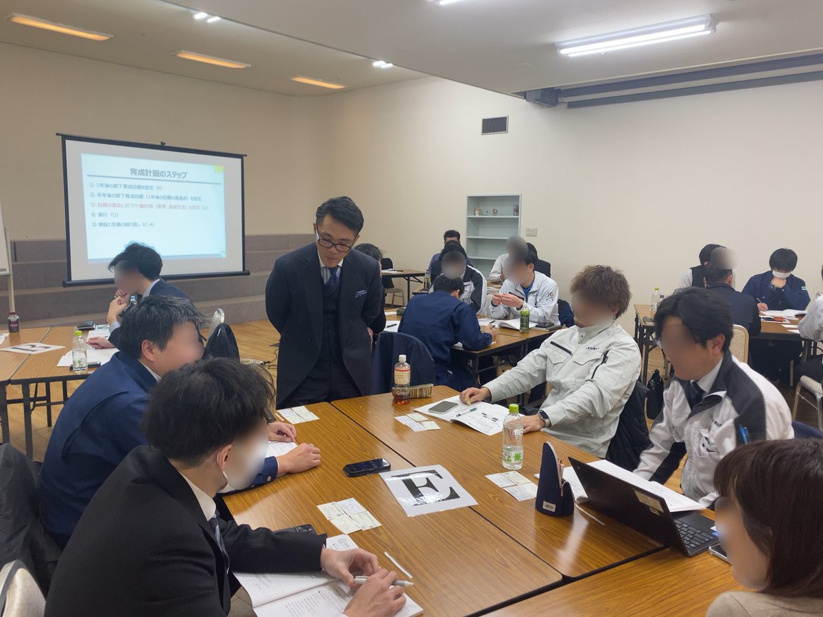 arb6f's tweet photo. 本日は富山にてマネジメント研修がありました。本研修は、部下の育成計画を上司自身が考えて現場で取り入れるマネジメント向上プログラムです。初日は計画を立てていただきました。苦戦しながらも終了時にはしっかりとしたものを作成できました。 https://t.co/OjbxeaYnpP